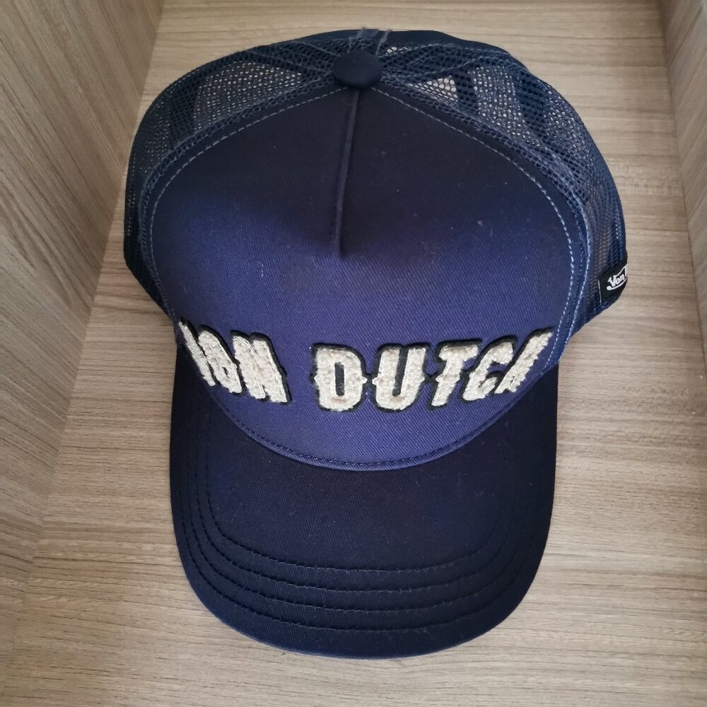 Von Dutch hat